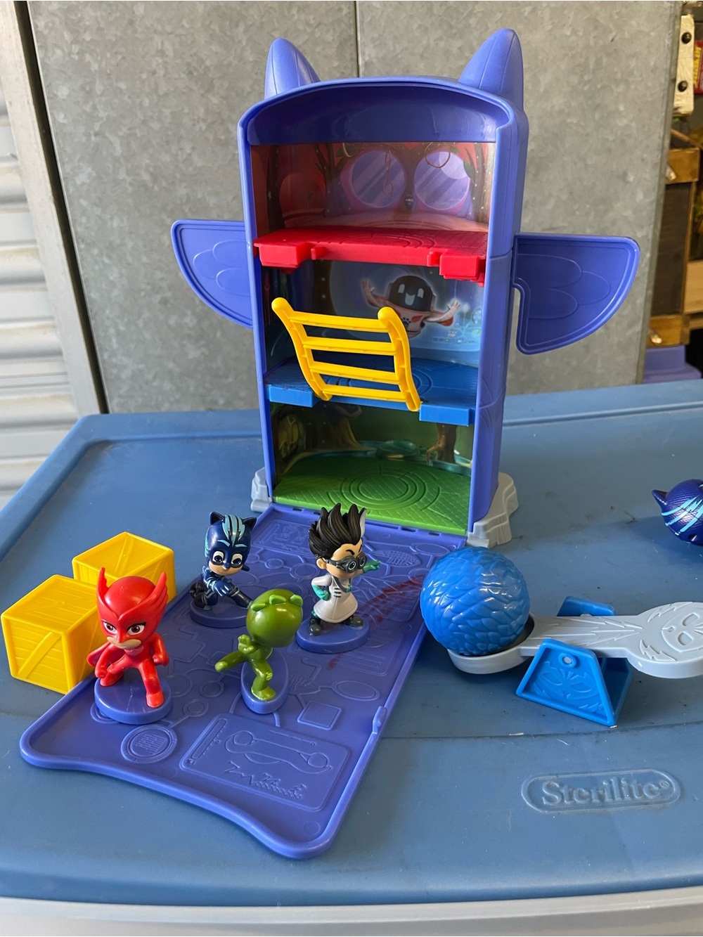 PJ Masks Nighttime Micros Fold N Go HQ Portable Playset Totem Pole Case